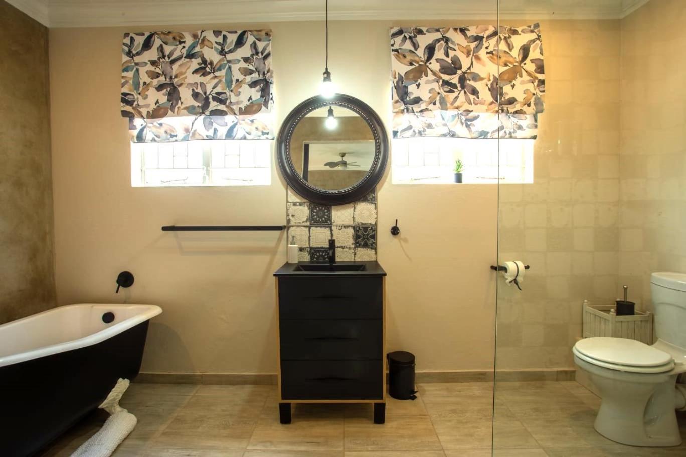 Longtom Farm Guesthouse Lydenburg Bagian luar foto
