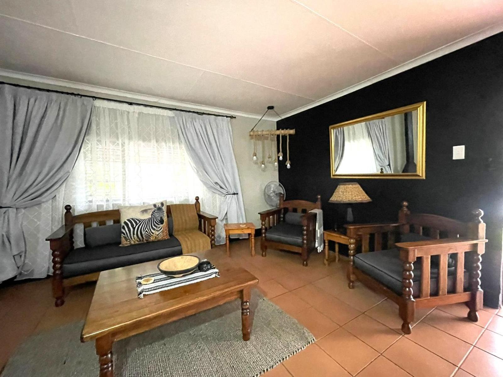 Longtom Farm Guesthouse Lydenburg Bagian luar foto